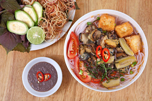 Bún ốc thập cẩm chuẩn vị thơm ngon