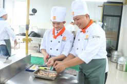 hình ảnh lớp học thực tế Khóa Học Bếp Phụ 02