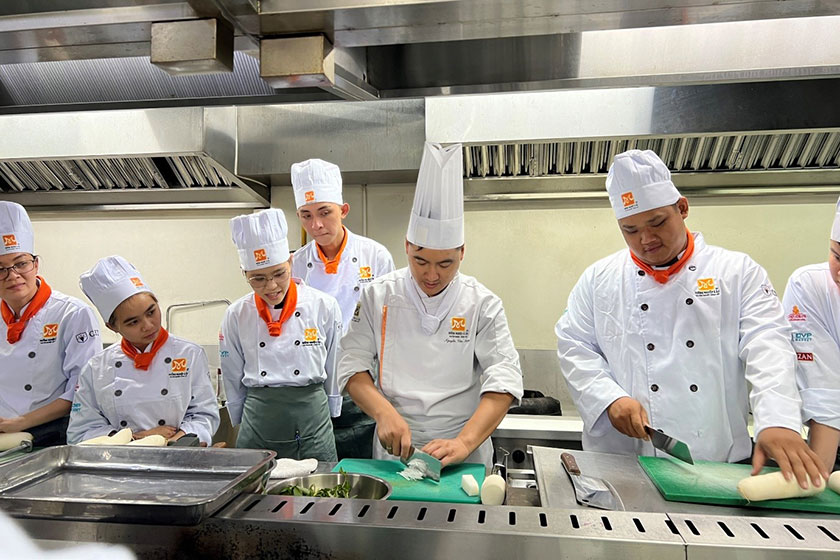 hình ảnh lớp học thực tế Khóa Học Bếp Phụ 06