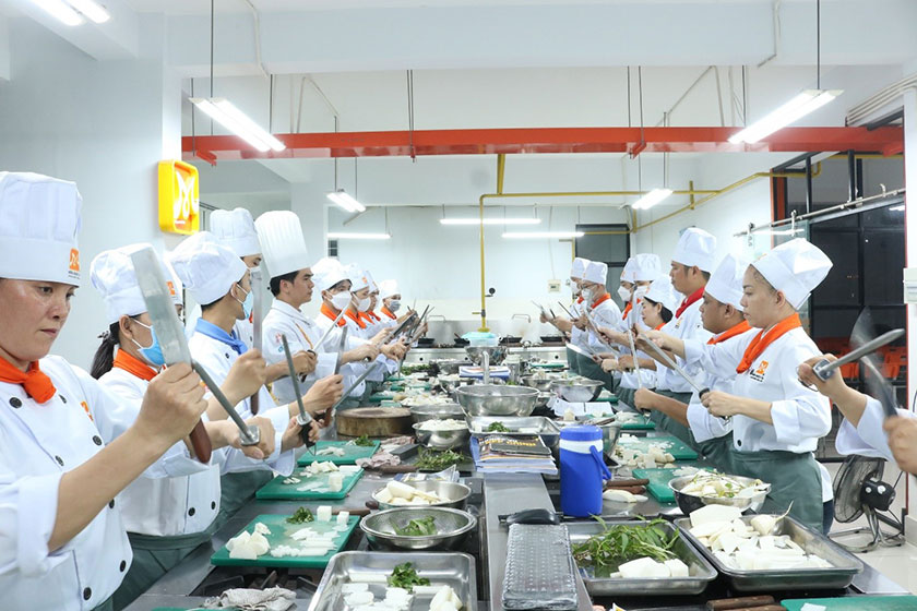 hình ảnh lớp học thực tế Khóa Học Bếp Phụ 08