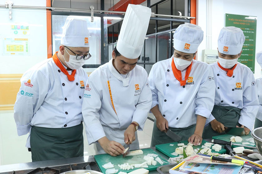 hình ảnh lớp học thực tế Khóa Học Bếp Phụ 09