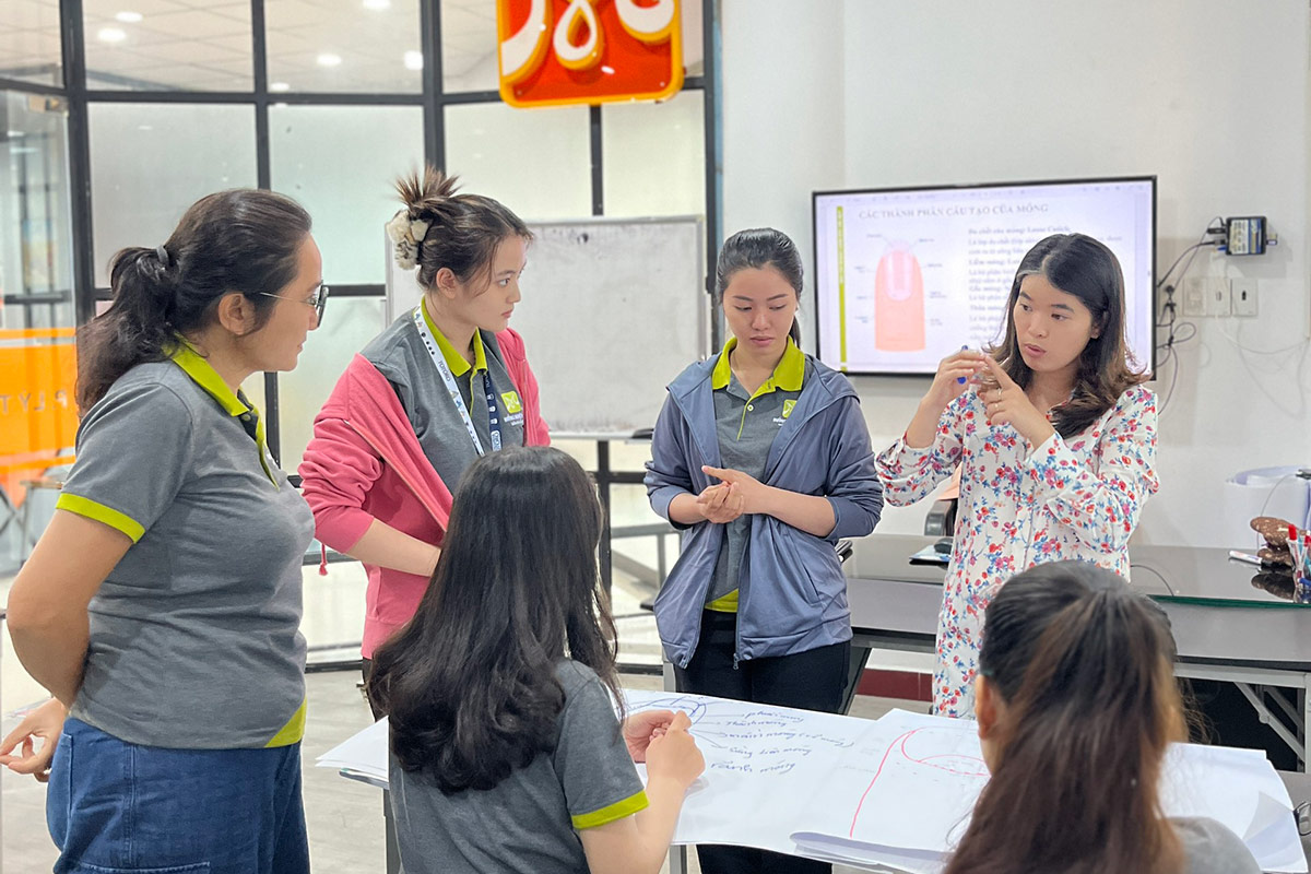 học làm giảng viên chuyên ngành nail