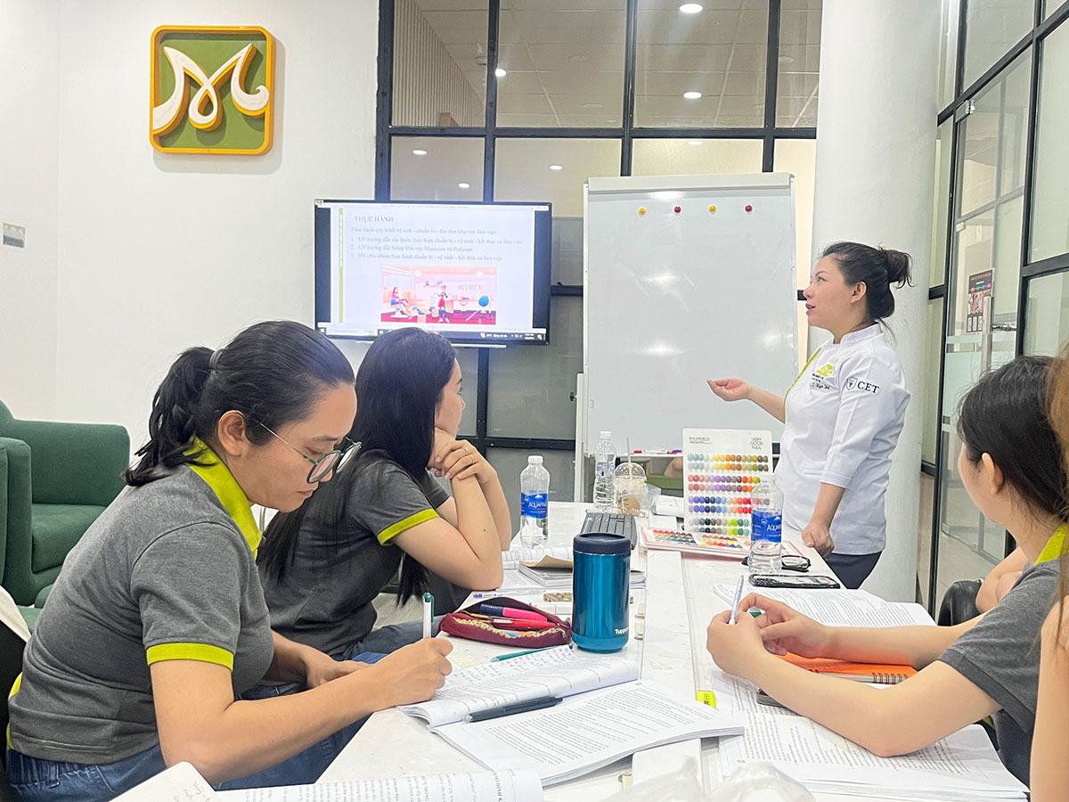 lop-hoc-train-the-trainer-chuyen-nganh-nail lớp học train the trainer chuyên ngành nail