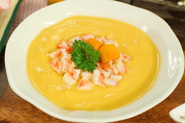 Súp tôm bí đỏ ngon miệng và bắt mắt