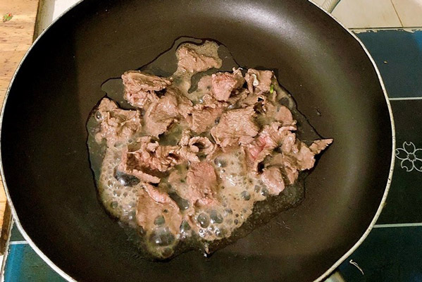 Làm Sao Để Thịt Bò Xào Không Bị Dai?