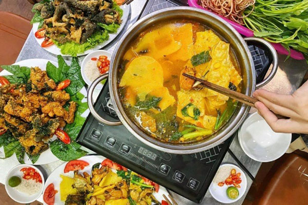 Lẩu ếch măng cay thích hợp cho những dịp tụ họp