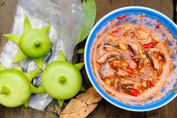 Trái Bần Chấm Mắm