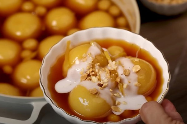 Chè trôi nước đậu xanh cốt dừa ngon nhất là ăn nóng