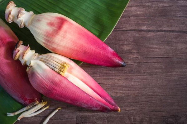 Hoa chuối là nguyên liệu dân dã