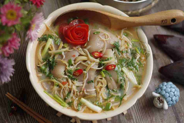Hoa Chuối Nấu Móng Giò