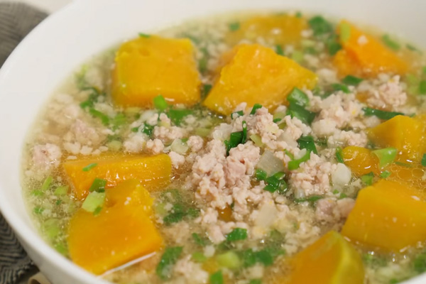Canh bí đỏ thịt bằm mềm bùi