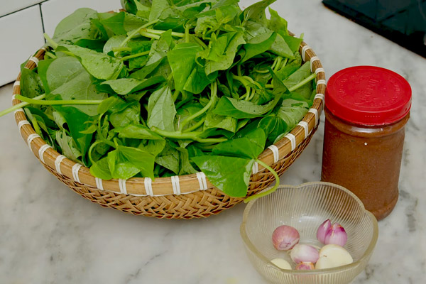 Nguyên Liệu Để Nấu Canh Rau Lang