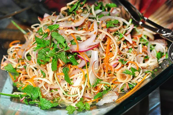 Nộm chân sứa hoa chuối
