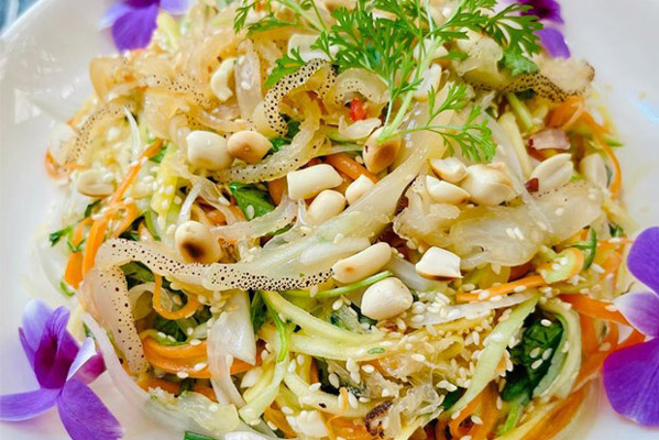Nộm sứa hành tây