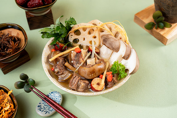 Đuôi Bò Hầm Thuốc Bắc