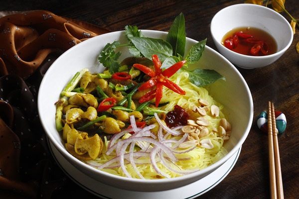 Bún Lòng Xào Nghệ