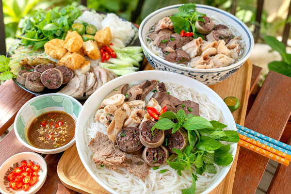 Giá Trị Dinh Dưỡng Của Bún Lòng