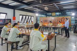 hình ảnh lớp học thực tế của khóa học thiết kế lắp đặt hệ thống điện năng lượng mặt trời 03