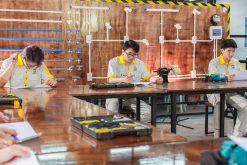 hình ảnh lớp học thực tế của khóa học thiết kế lắp đặt hệ thống điện năng lượng mặt trời 04
