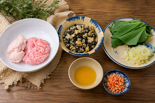 Nguyên liệu làm chả ốc lá lốt đơn giản