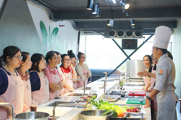 hinh-anh-lop-hoc-thuc-te-cua-khoa-hoc-hoc-dinh-duong-chu-dong-cho-gia-dinh-thumb hình ảnh lớp học thực tế của khóa học học dinh dưỡng chủ động cho gia đình thumb