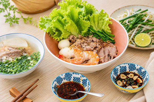 Hủ Tiếu Mì Trộn Khô Có Gì Hấp Dẫn?