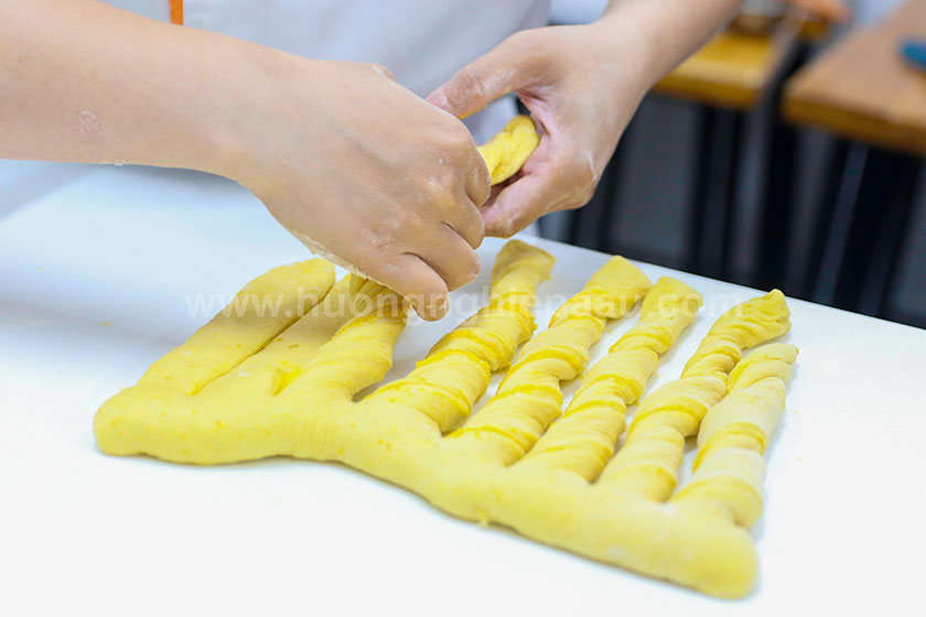 hinh-anh-lop-hoc-thuc-te-cua-lop-hoc-chuyen-de-banh-mi-mem-sandwich-dinh-duong-ket-hop-sourdough-015 hình ảnh lớp học thực tế của lớp học chuyên đề bánh mì mềm - sandwich dinh dưỡng kết hợp sourdough 015