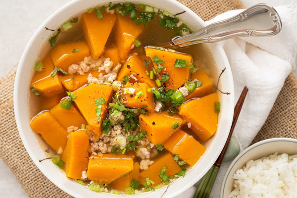 Canh bí đỏ thịt bằm