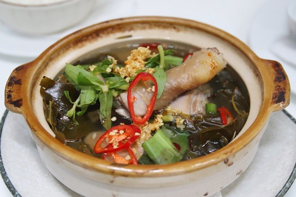 Canh gà lá giang