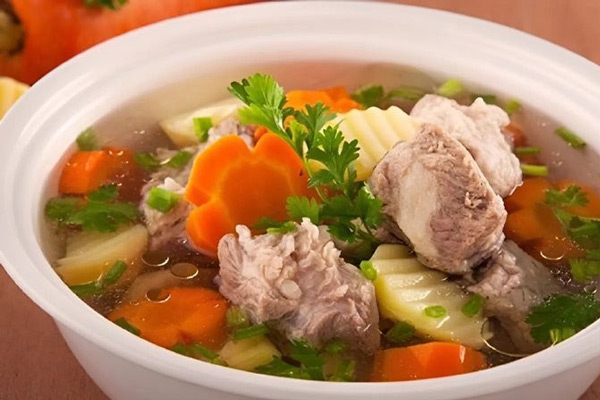 Canh sườn non nấu rau củ