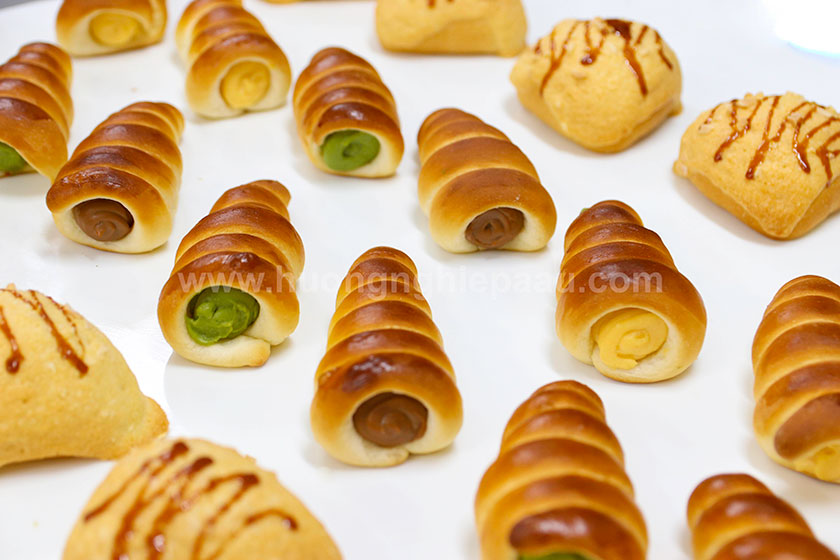 hinh-anh-lop-hoc-thuc-te-cua-khoa-hoc-khoa-hoc-10-mon-banh-mi-mem-cost-thap-toi-uu-chi-phi-tang-loi-nhuan-11 hình ảnh lớp học thực tế của khóa học khóa học 10 món bánh mì mềm cost thấp: tối ưu chi phí, tăng lợi nhuận 11